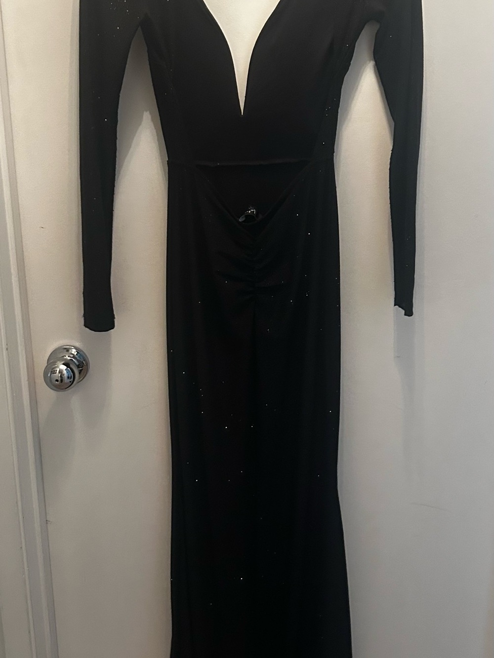 Lulu's Black Long-Sleeve Plunge V-Neck Evening Gown - Picture 2 of 6
